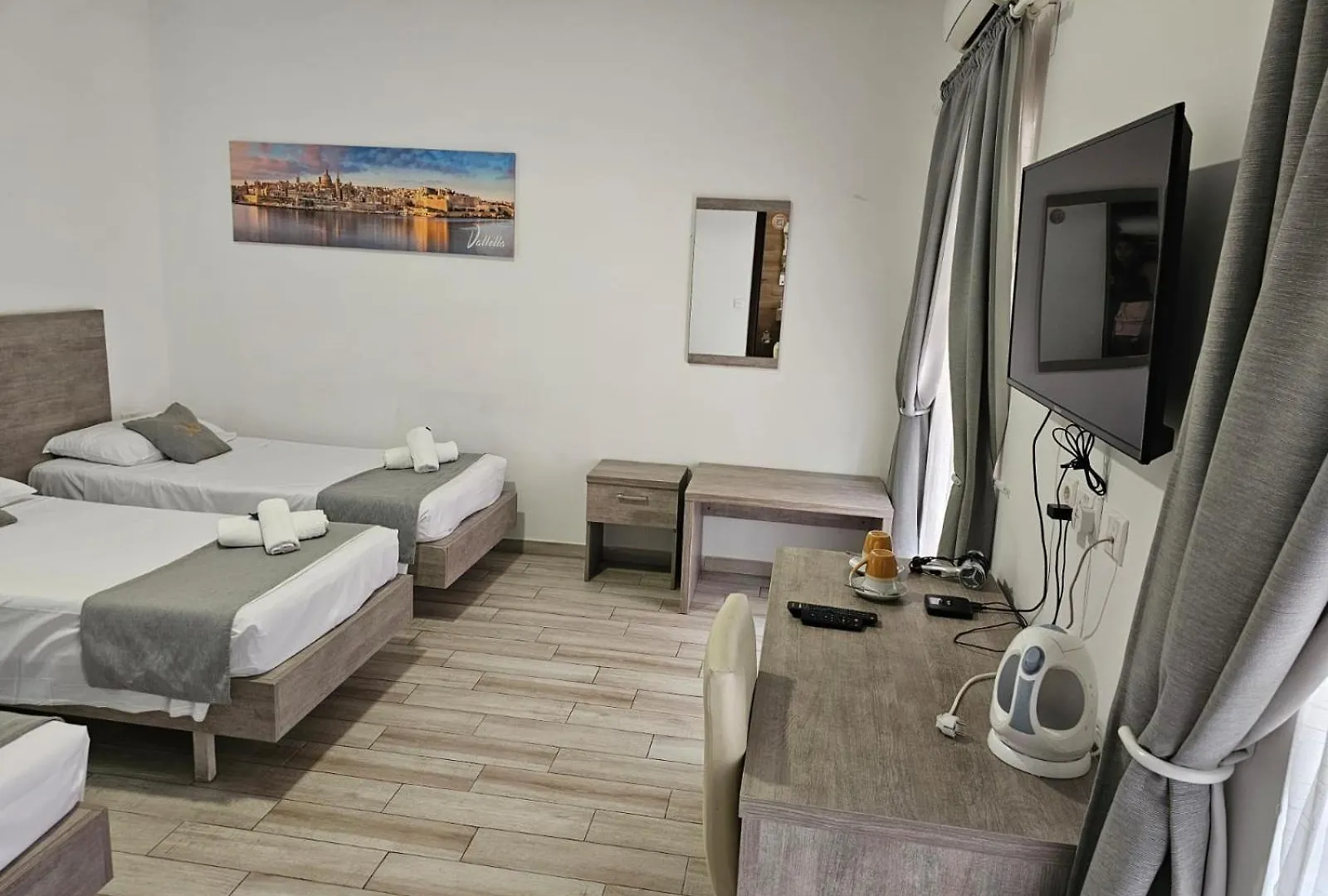 Napoli Suites Сент Джулианс 3*,  Мальта