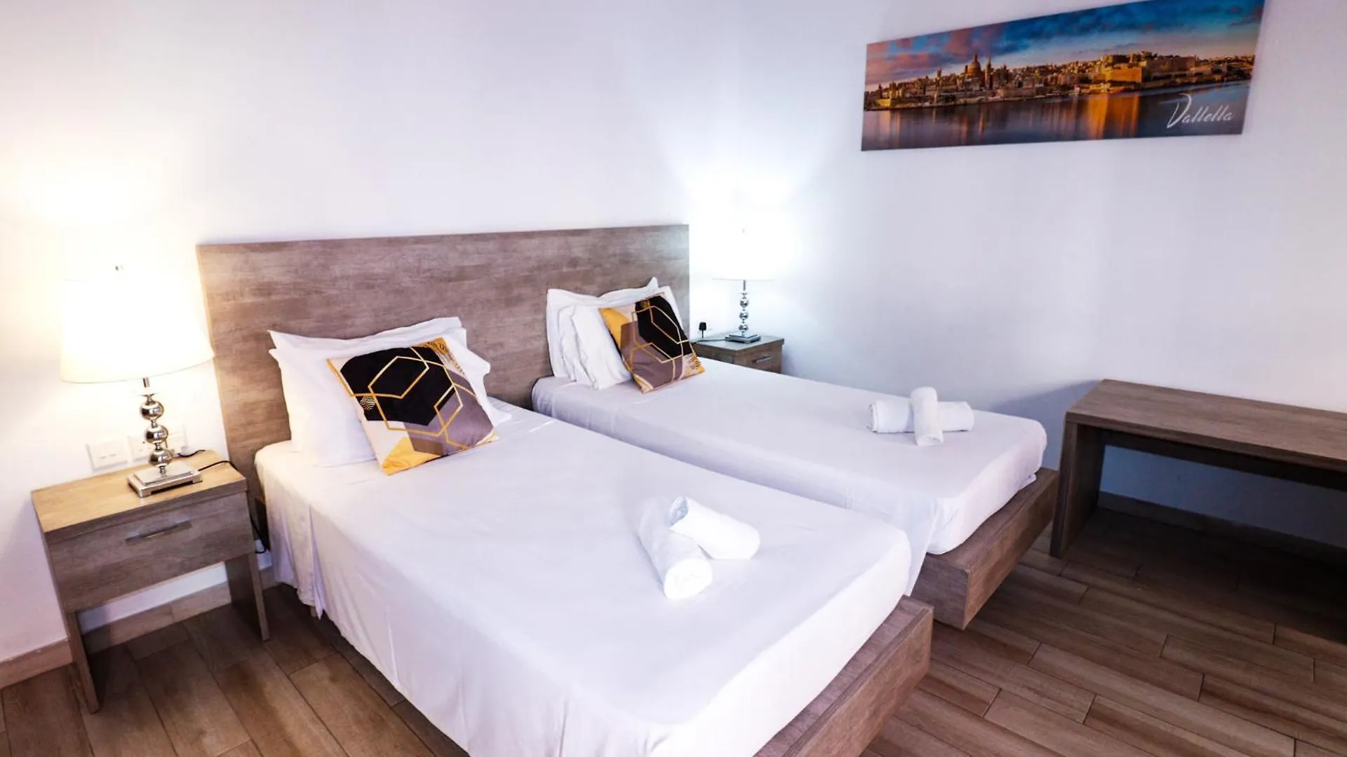 Guest house Napoli Suites Studios Aparthotel Saint Julian's