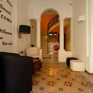 Hostel Corner, Sliema